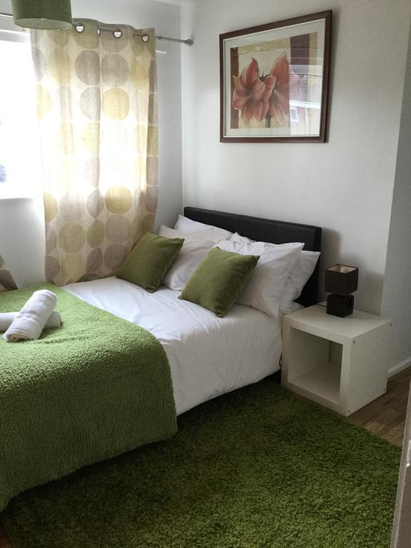 4 Bed House Next To Basildon Town Centre Vila Exterior foto