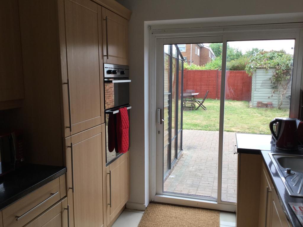 4 Bed House Next To Basildon Town Centre Vila Exterior foto